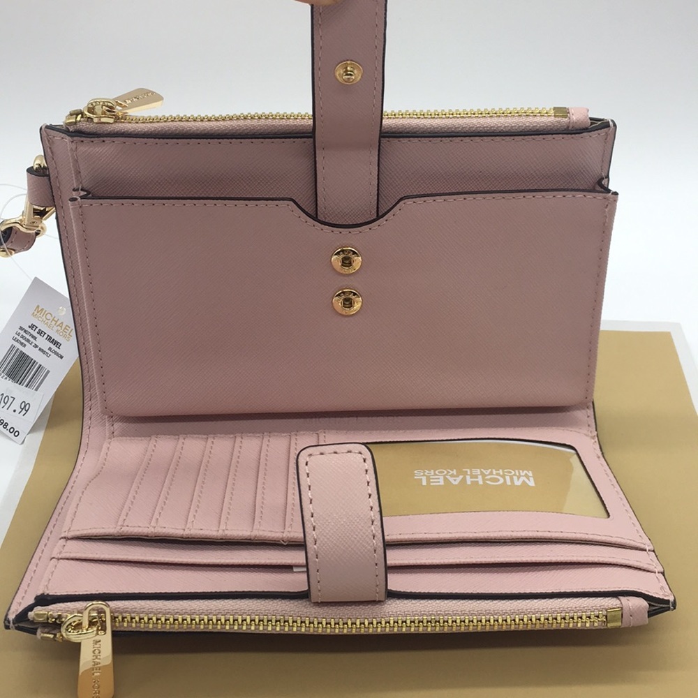 MICHAEL KORS LG DOUBLE ZIP WRISTLET POWDER BLUSH - Picture 2 of 11